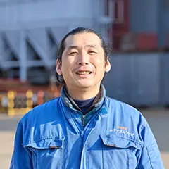 スタッフの顔写真