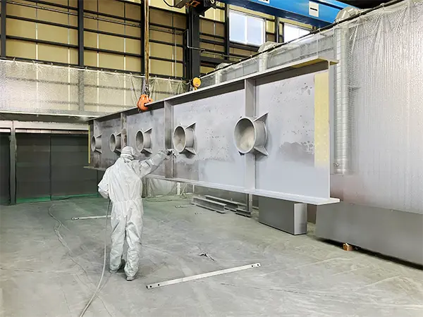 トンネル型枠の旧塗膜剥離ブラスト加工・錆止め塗装