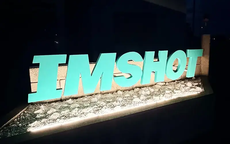 夜の看板